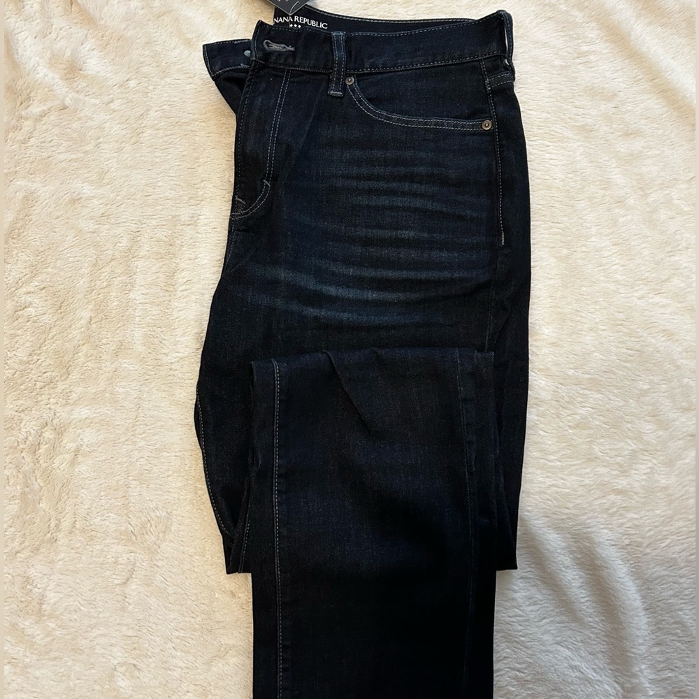 34x34 Banana Republic Atheletic Build Jeans. NWT